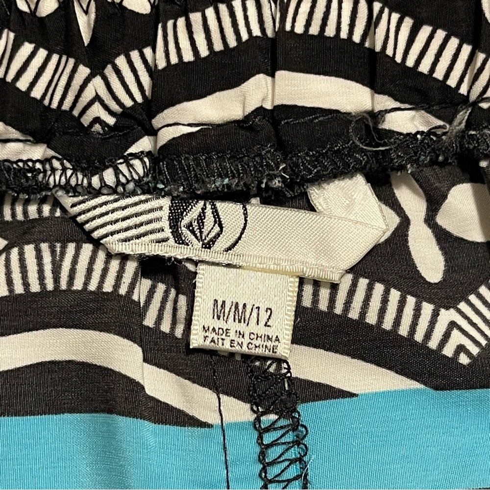 VOLCOM Women's Swim Cover Pull-on Shorts Black White & Turquoise Print Medium - Picture 4 of 9